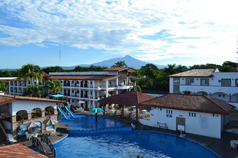 Maria Isabel Colima Hotel Exterior photo