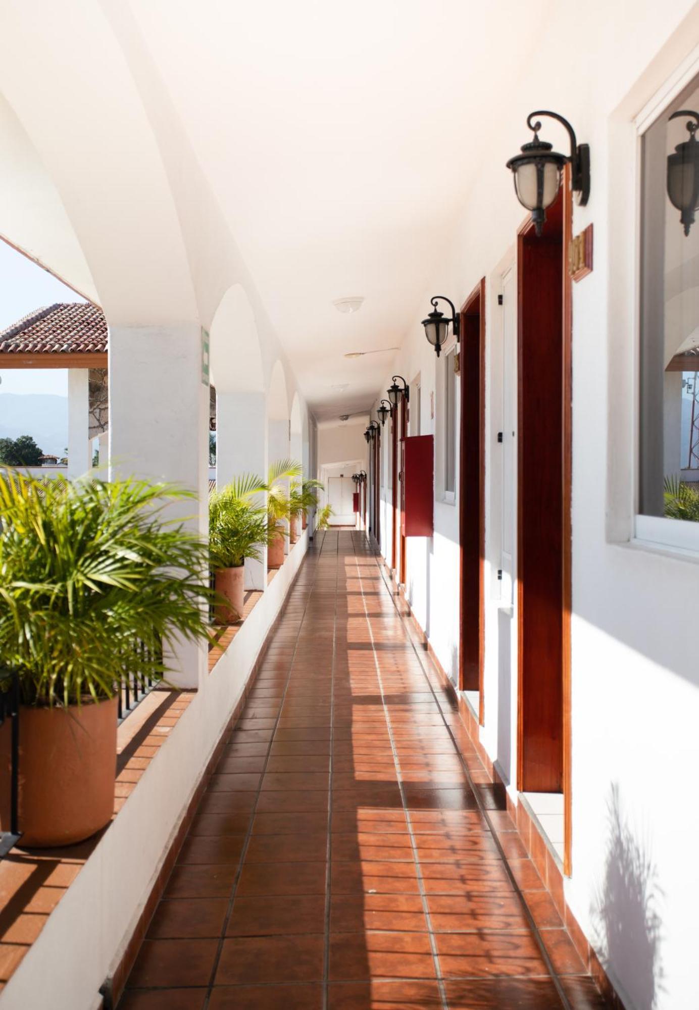Maria Isabel Colima Hotel Exterior photo
