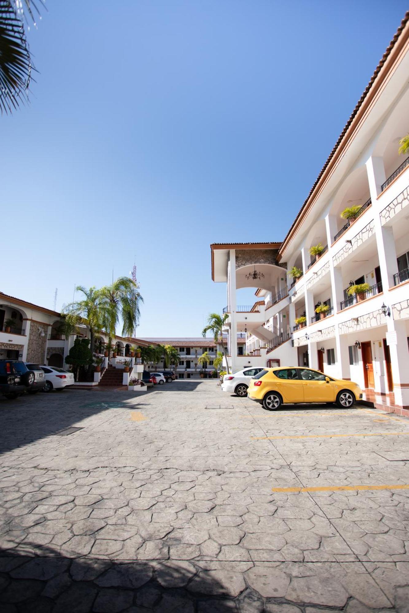 Maria Isabel Colima Hotel Exterior photo